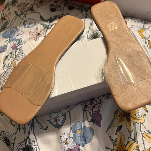Women’s sandals - Picture 1 of 4